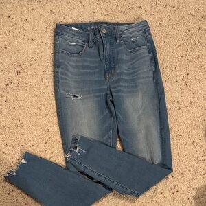 American Eagle Outfitters Women's Distressed Blue Cropped Jeans